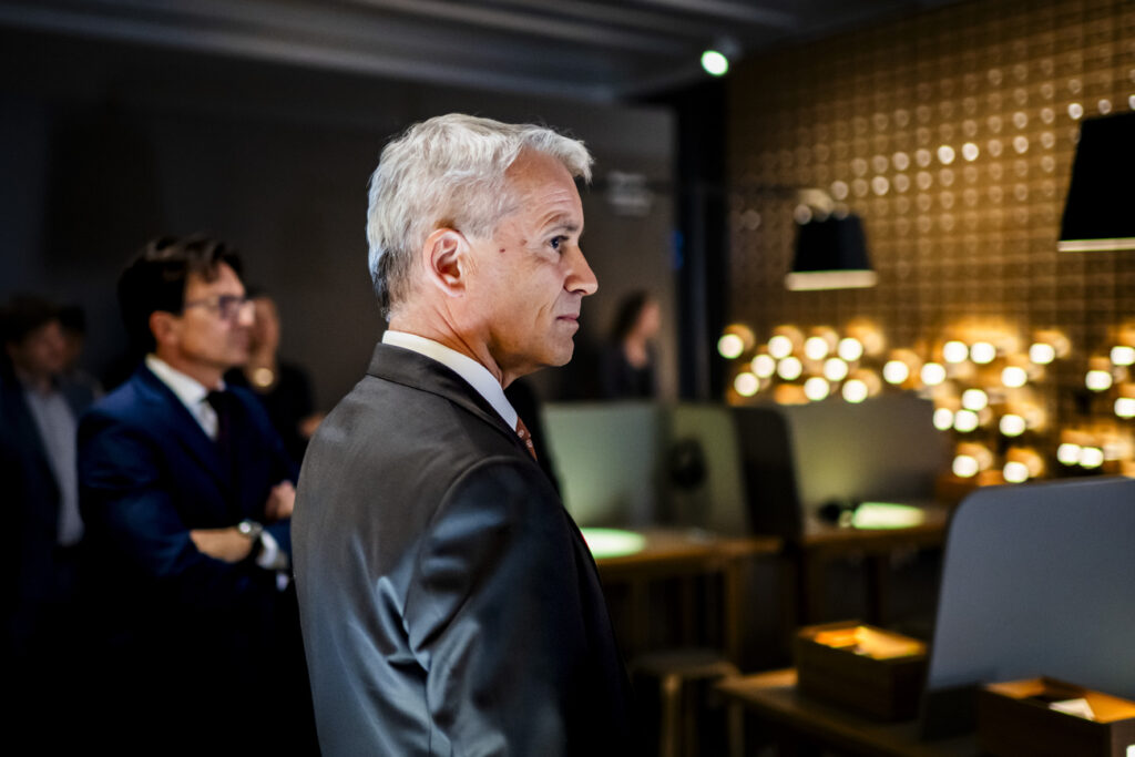 Deutschland bremst die Asylzahlen deutlich, die Schweiz schläft