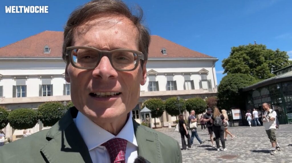 Stiller Staatsstreich in Ungarn? Roger Köppel aus Budapest über Verfassungskrise, Machtergreifung und sein Interview mit Staatspräsident Sulyok